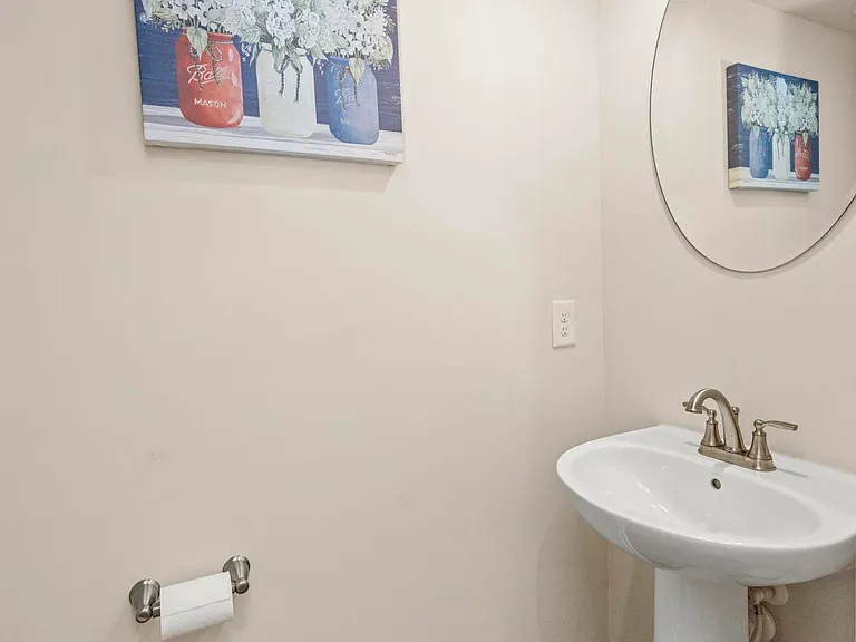 247 Pryor Dr — Photo 19