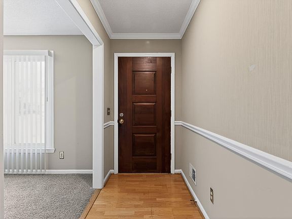 4th image of 237 Charlwood Rd