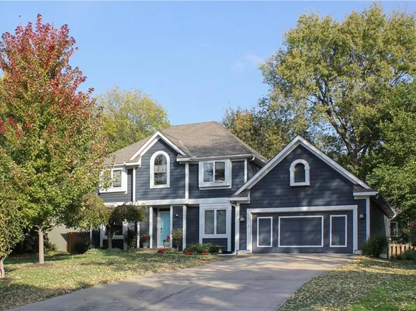 5813 Robinson Ln, Overland Park, KS 66202