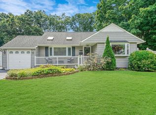 70 Shirley Ct, Commack, NY 11725