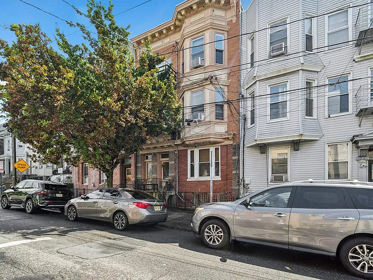 27 Thorne St #5 — Photo 9