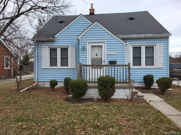 20575 Ridgemont Rd, Harper Woods, MI 48225