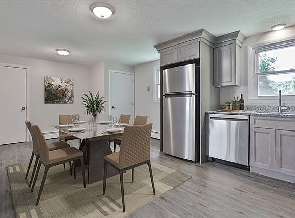 4th image of 15 Spalding St #13