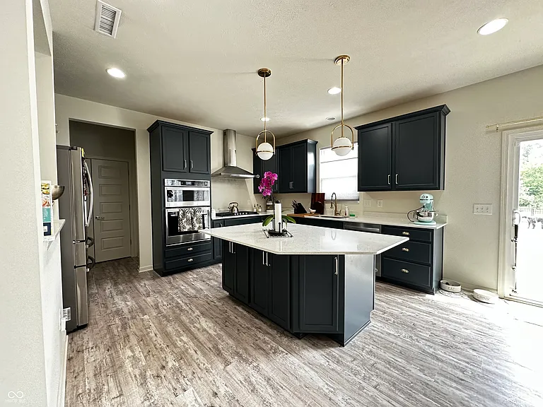 6083 Flagler Ln — Photo 3