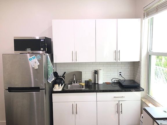 3rd image of 319 W 28th St APT 10