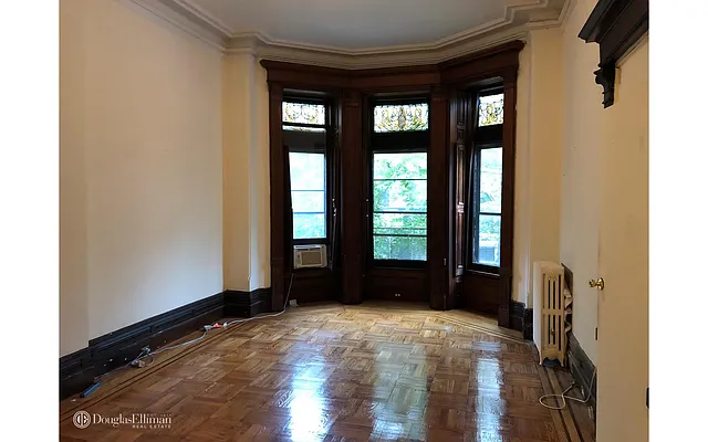 Rented by Douglas Elliman | media 36