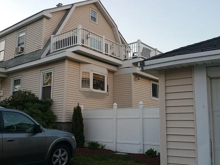 100 Bayfield Rd N — Photo 3