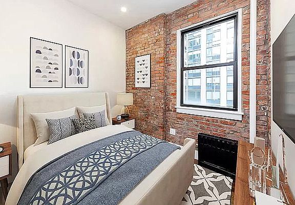 3rd image of 156 W 20th St APT 5A