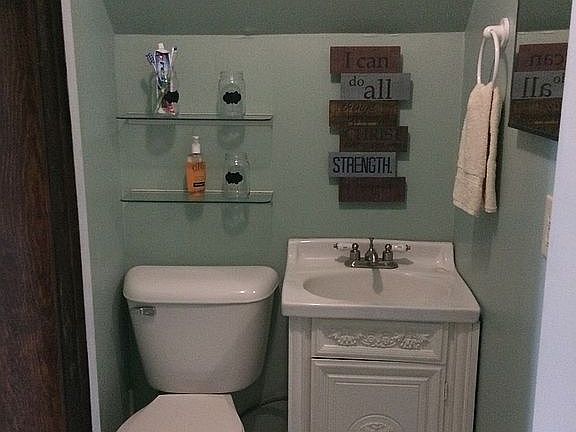 1/2 bath