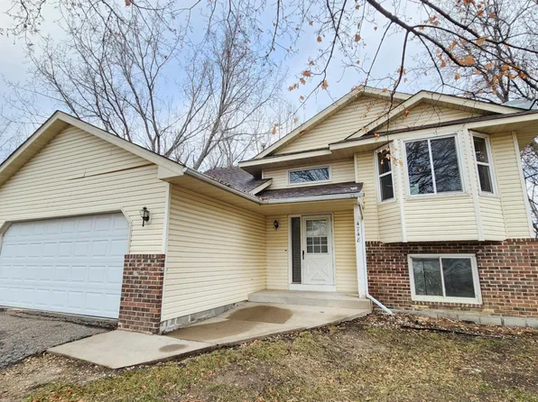 4748 Natchez Ct, Savage, MN 55378