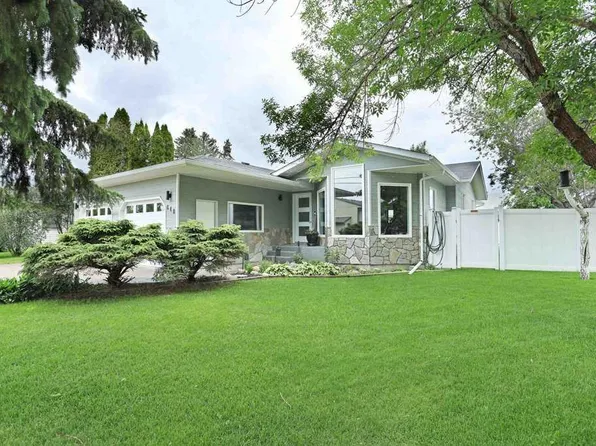 648 W 2nd St E, Brooks, AB T1R 0M9