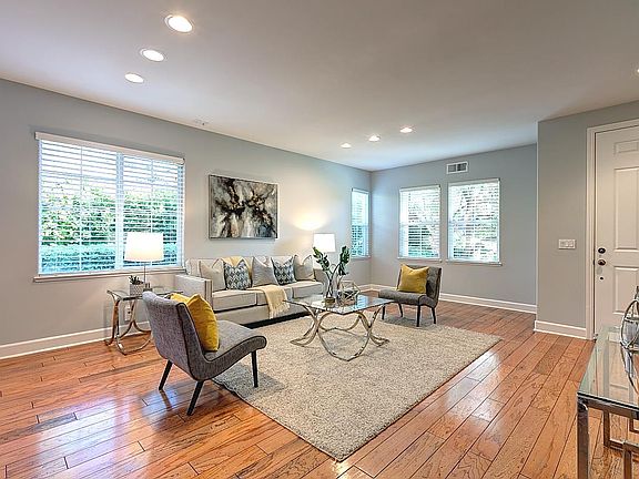 2nd image of 3852 Evangelho Cir