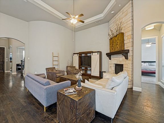 4th image of 701 McGill Ct