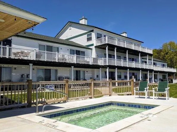 8569 Portage Point Dr Unit 12-1, Onekama, MI 49675