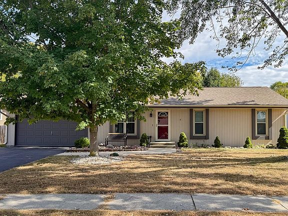 3rd image of 8221 Eddington Dr