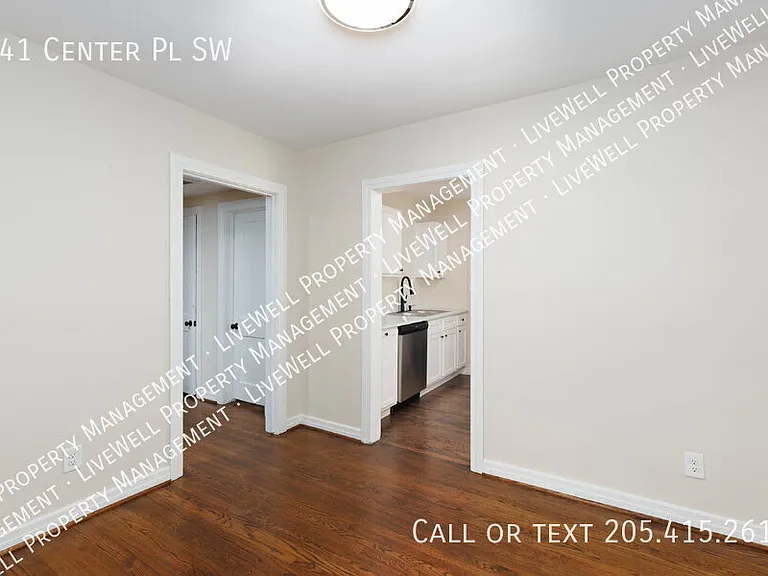 741 Center Pl SW — Photo 12