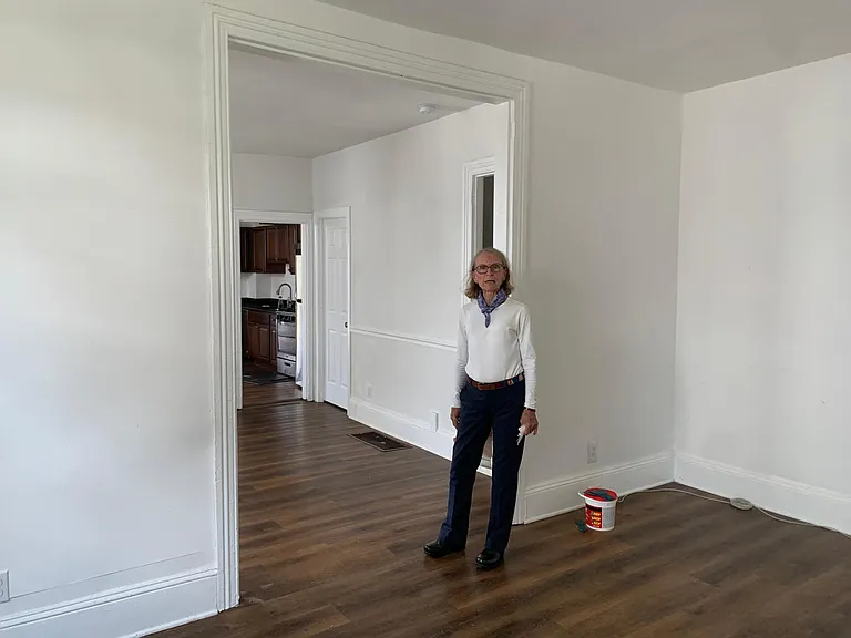 28 W King St — Photo 5