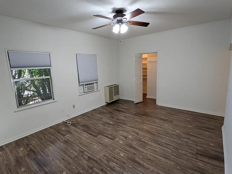 208 N La Peer Dr #7 — Photo 17