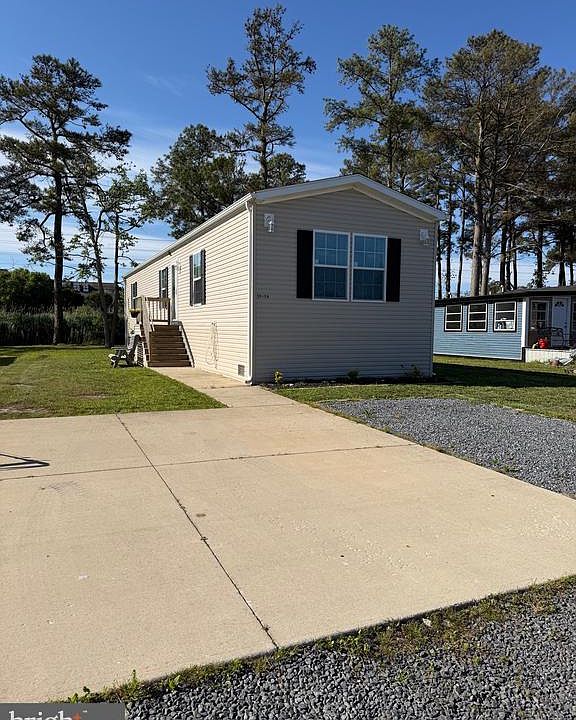 1st image of 35454 Sussex Ln