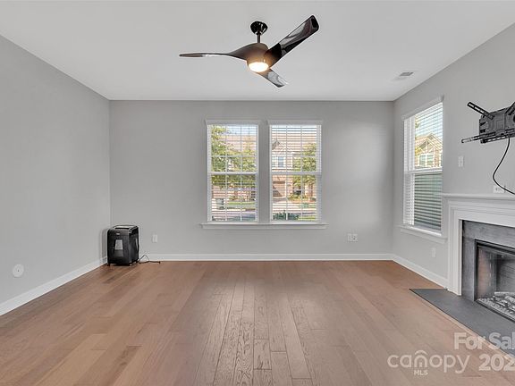 3rd image of 9354 Glenburn Ln #67