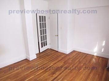 2nd image of 1820 Commonwealth Ave #Jl5
