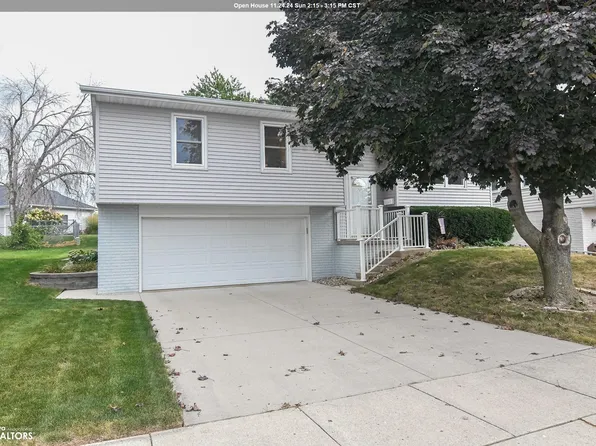1505 Greenfield Dr, Marshalltown, IA 50158