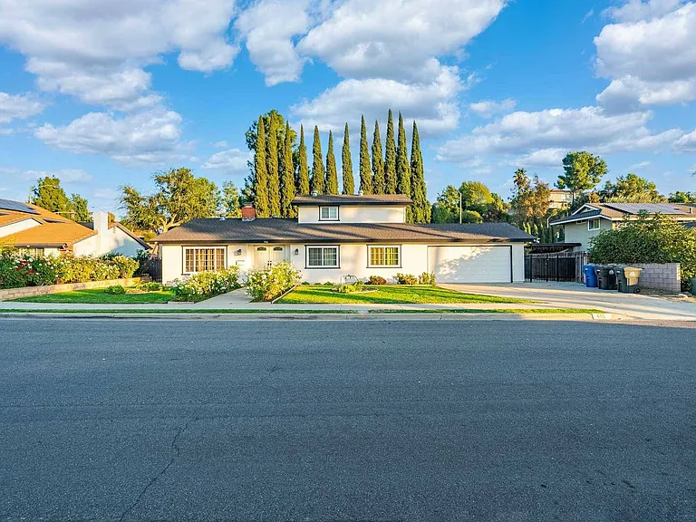 416 Camaritas Dr — Photo 39