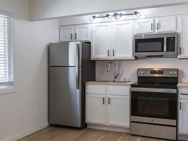 Cuming St Apartments — Photo 49