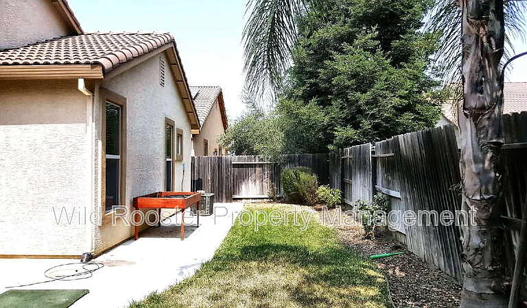 6624 Capwell Way — Photo 11
