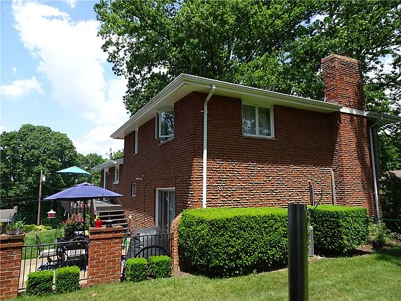5th image of 208 Blackwood Dr
