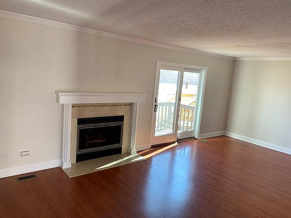 5th image of 6673 Willow Grove Pl E