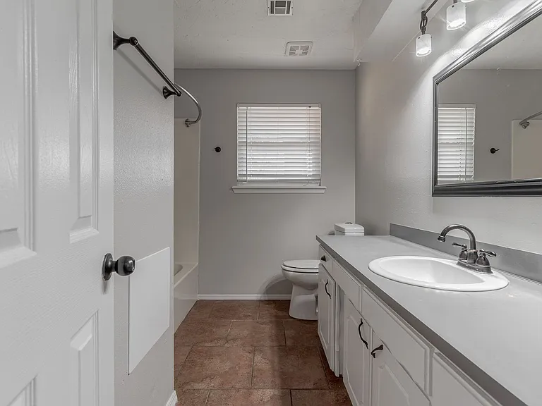 821 Peregrine Dr — Photo 35