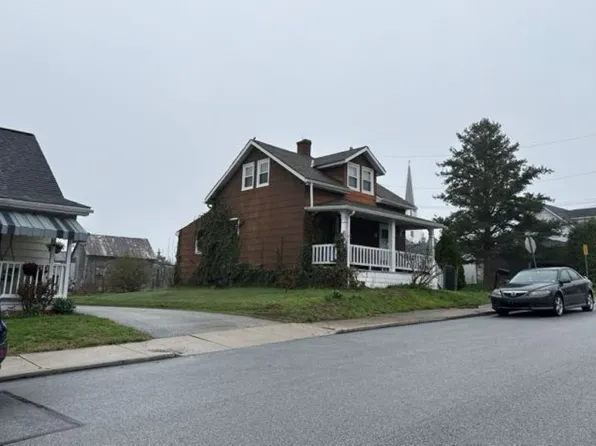 35 James Ave, Littlestown, PA 17340