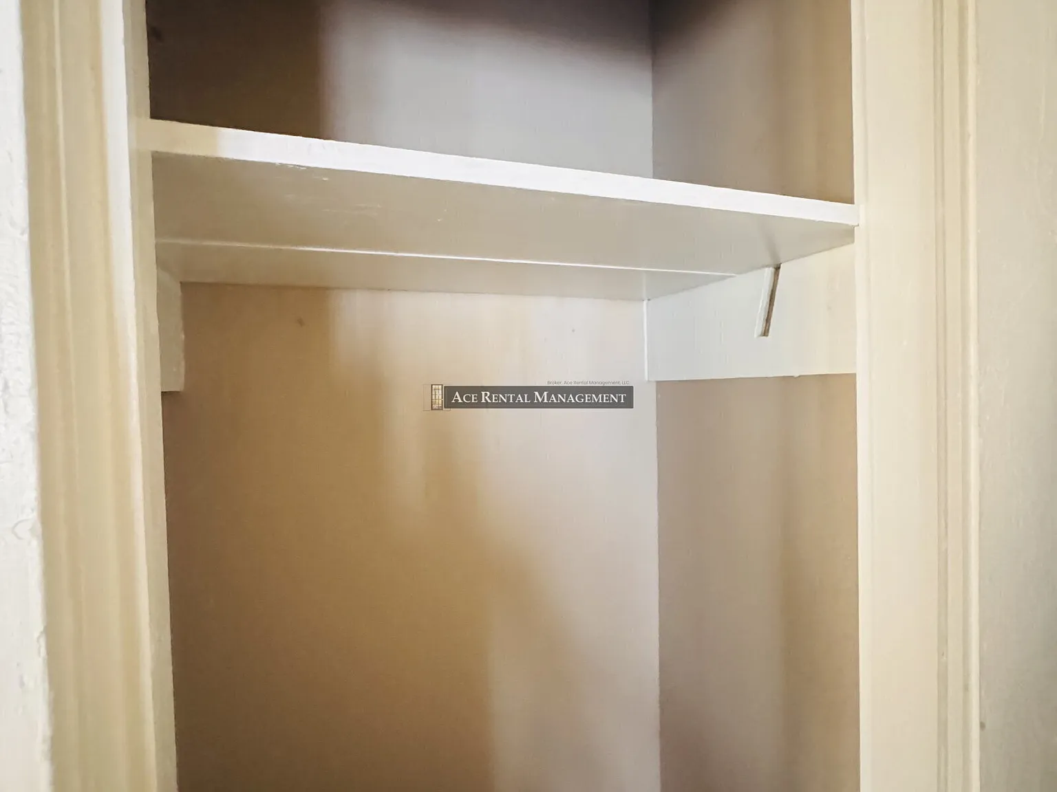 1 Bedroom | 1 Bathroom Open Floorplan Apartment located in Port Arthur, TX — Photo 4