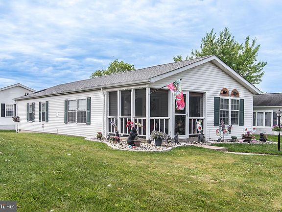 2nd image of 97 Acorn Ct E