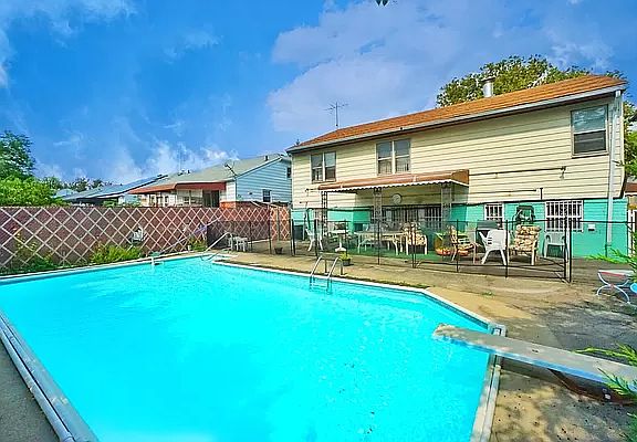 5th image of 2340 E 66th St
