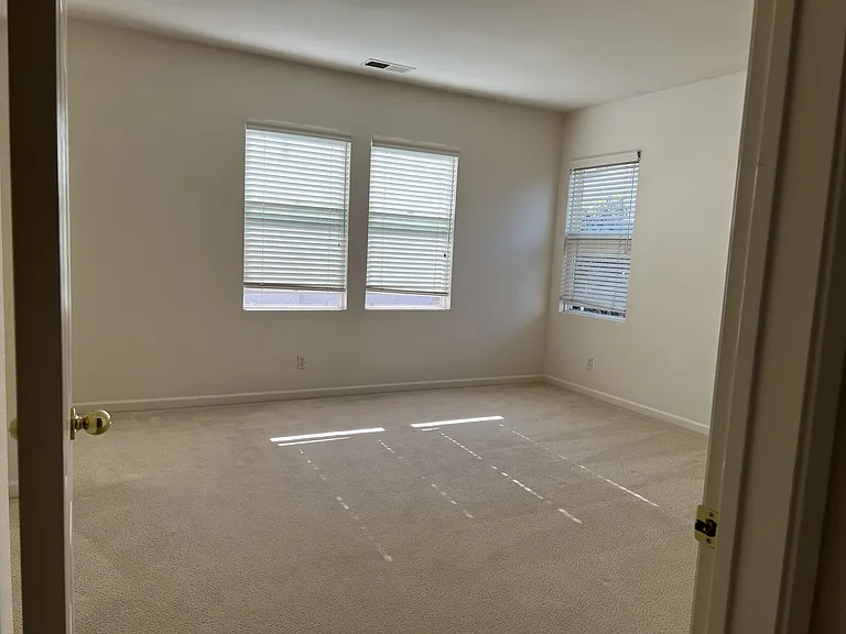 Spacious Master bedroom, view from the entrance.
