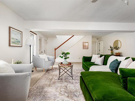 4th image of 65 Oakwood Ln