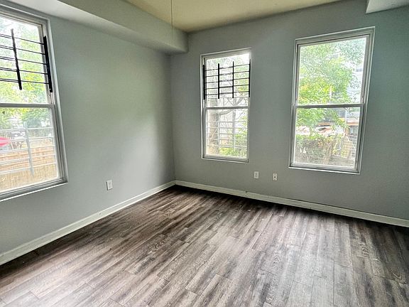4th image of 625 Bramhall Ave #1L