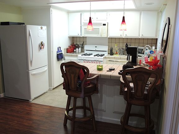 2nd image of 524 N Maryland Ave APT 3
