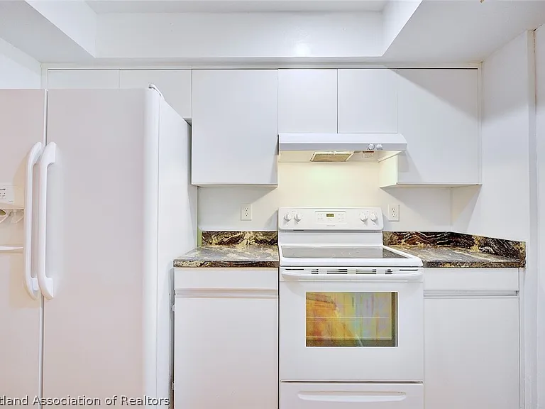 1602 Carrington Ave — Photo 14