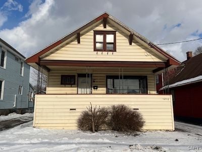 1216 Oak St, Utica, NY, 13502