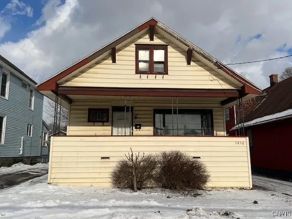 1216 Oak St, Utica, NY 13502