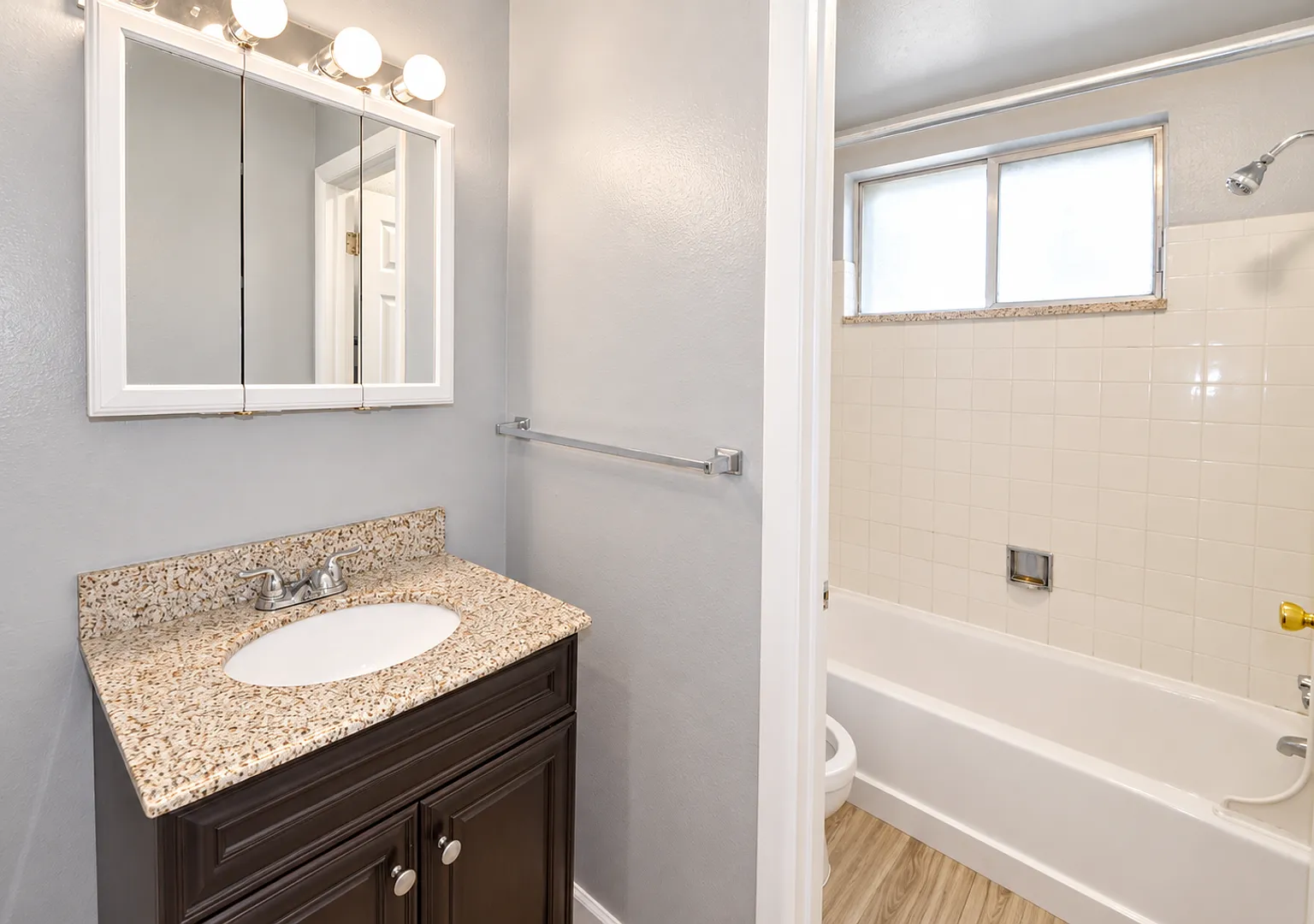 499 W Progress Ave — Photo 4