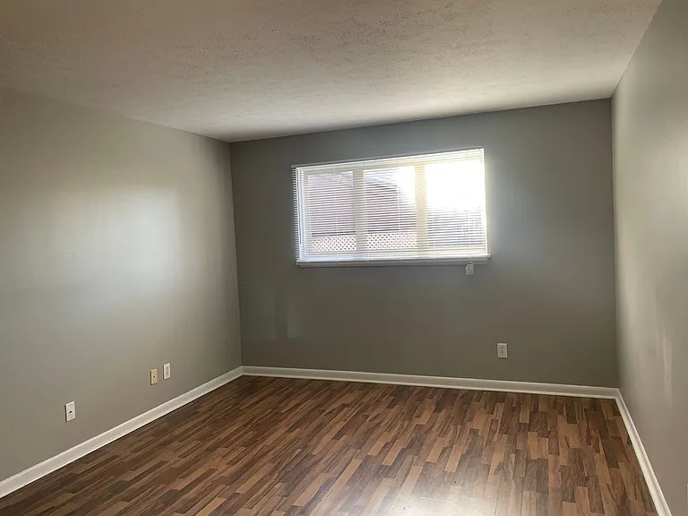 1829 Edenside Ave — Photo 9