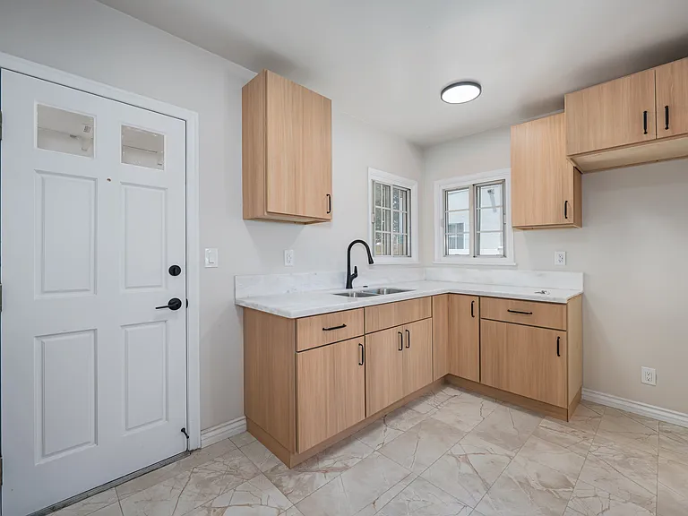 7731 Ferncola Ave — Photo 4