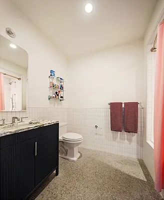 Bathroom, photo 2