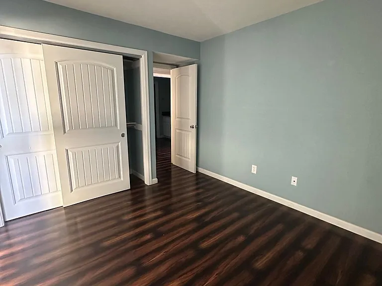 10485 S Del Valle Dr — Photo 12