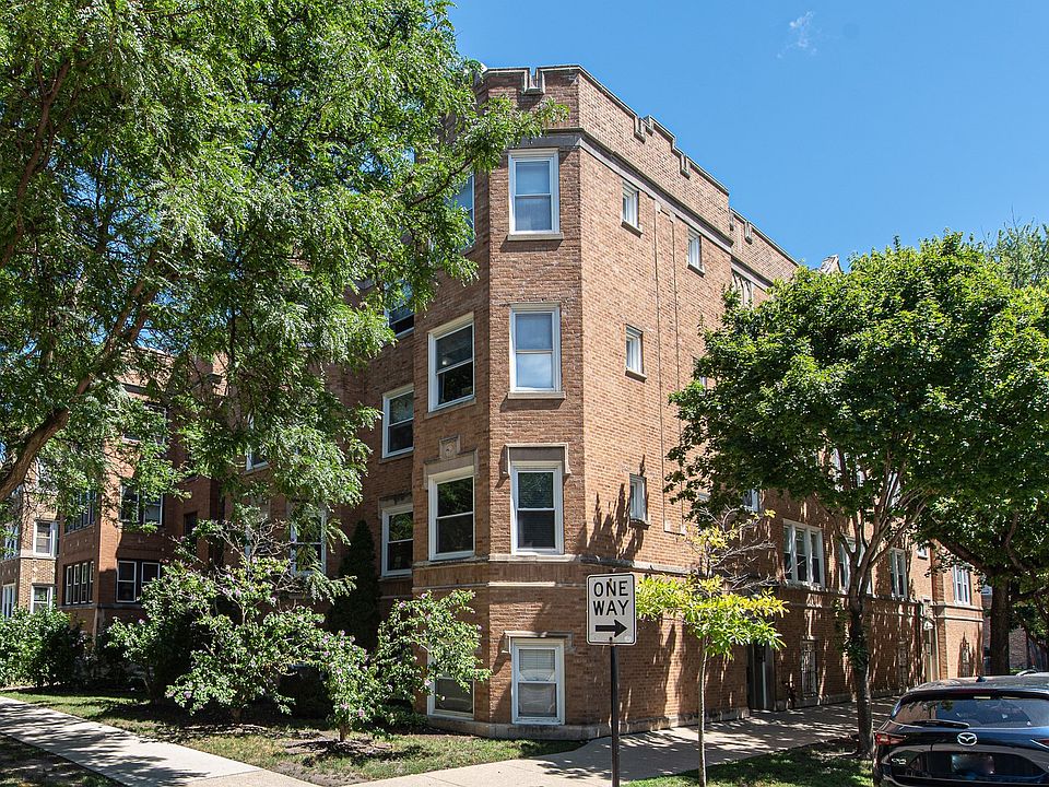 1st image of 2658 W Ainslie St APT G