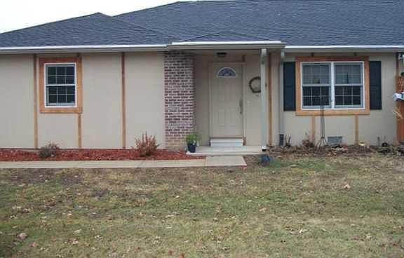 4th image of 408 Glenn Knecht Dr #5